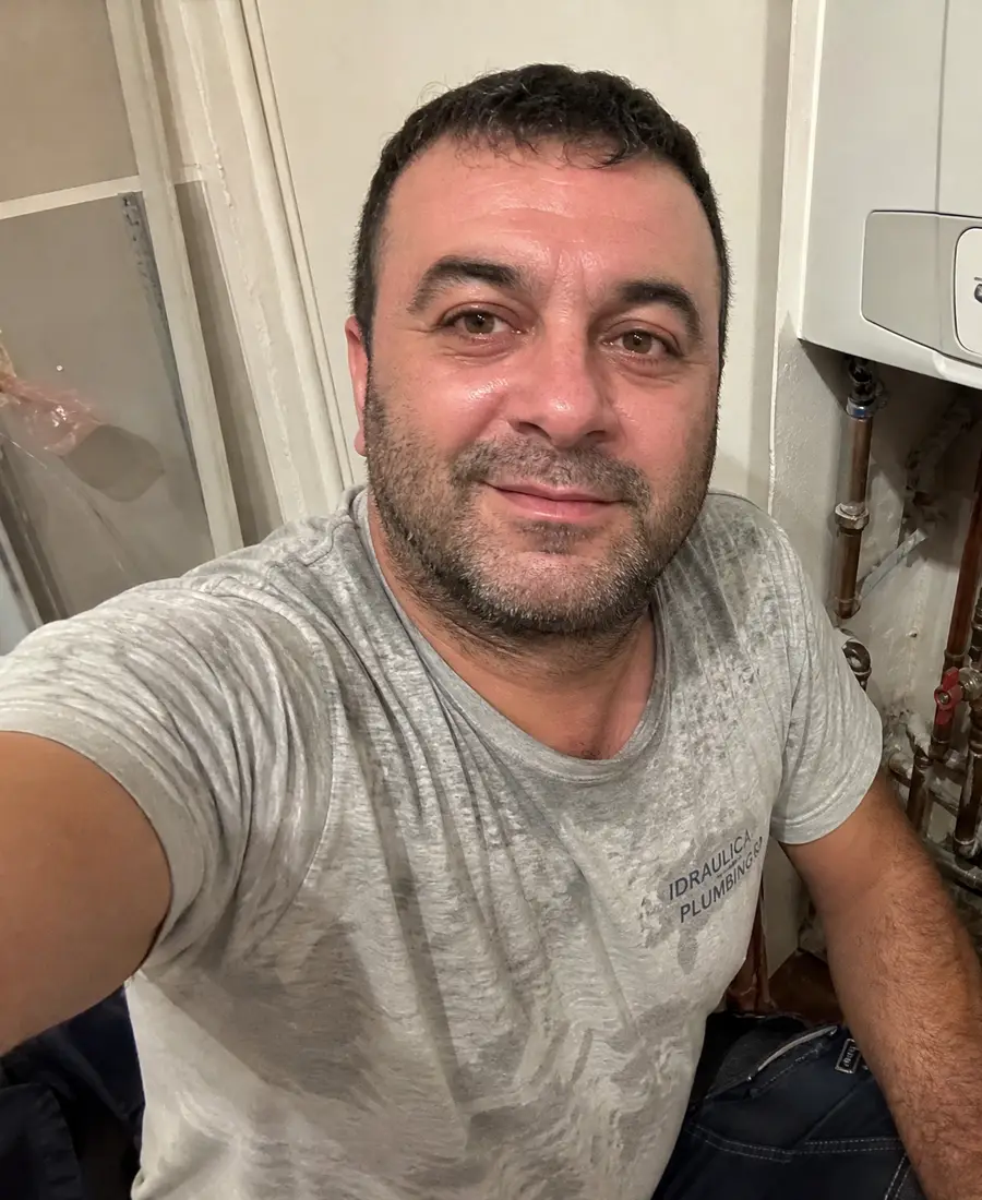 Stefano, idraulico